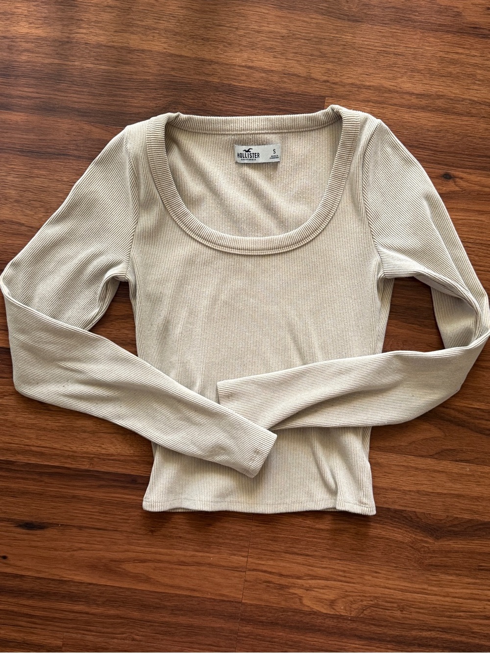 Hollister Ribbed Long Sleeve Scoop Neck Top — Beige/Cream